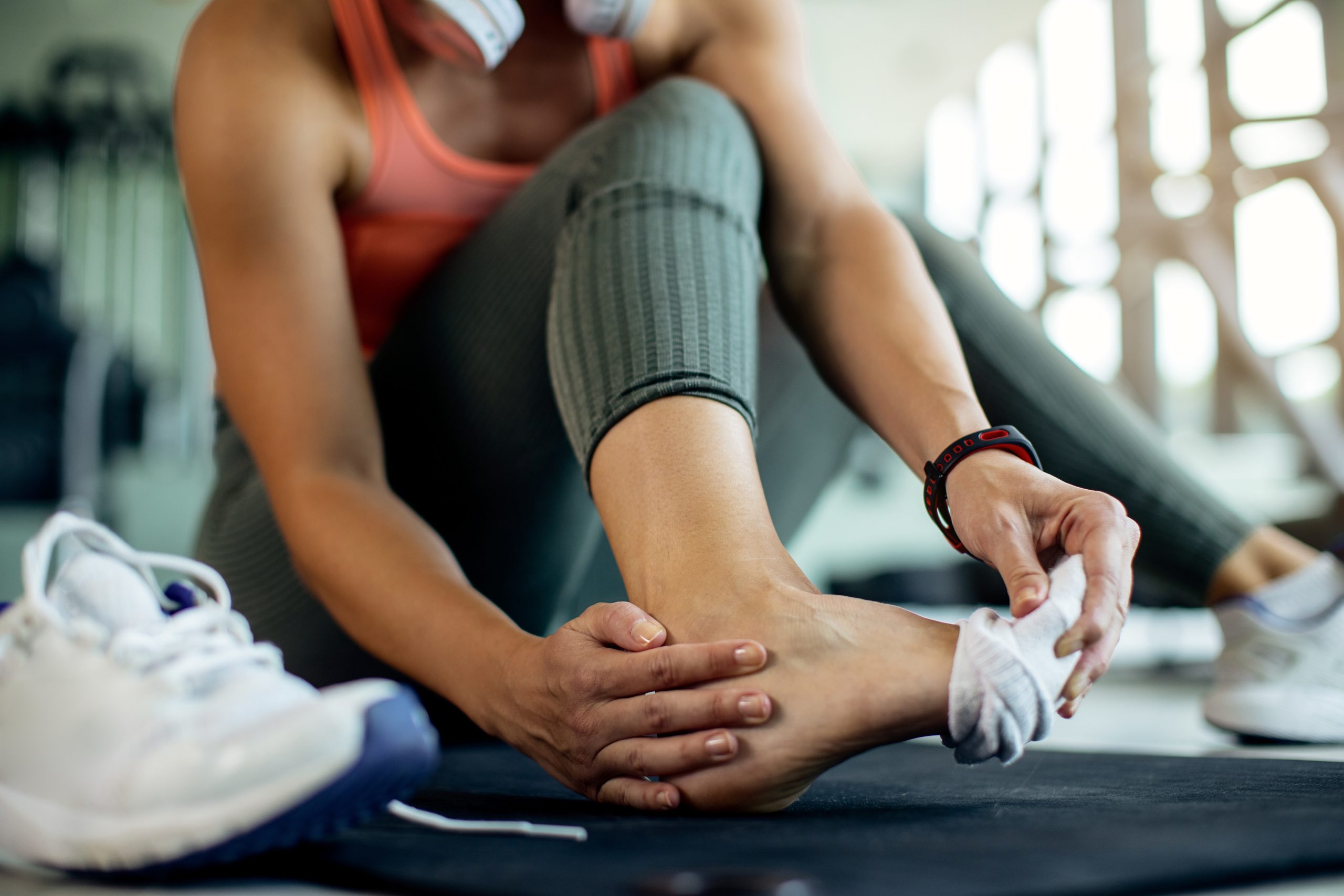 Ejercicio de equilibrio y fuerza para recuperar un esguince de tobillo